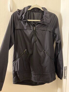 LULULEMON black windbreaker jacket